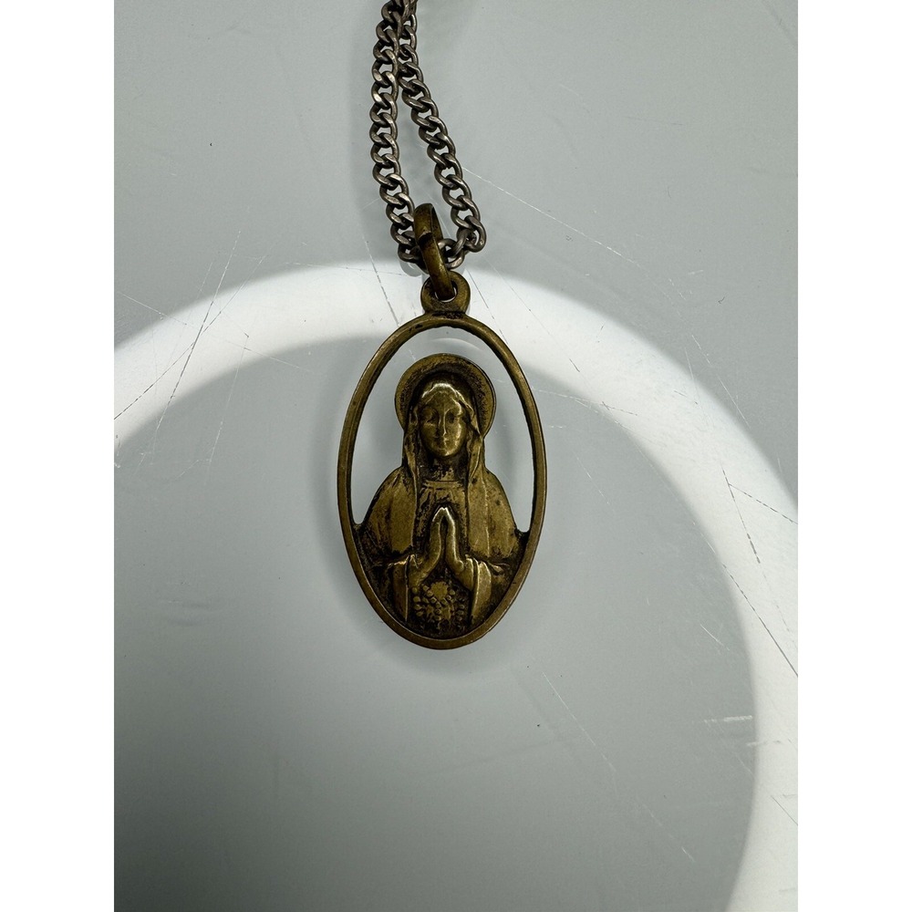 Vintage 60's Catholic Mary Praying Charm Necklace Religious Made In Italy
